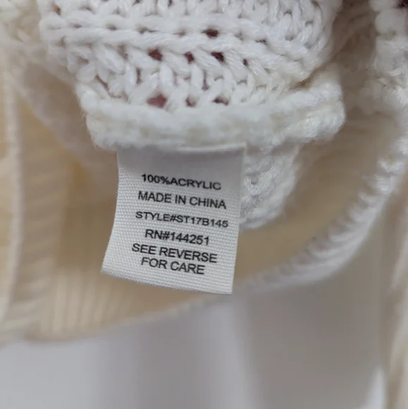 Moon & Madison Medium Cozy‎ Cream Knit Cropped Cowl Neck Sweater - Picture 5 of 10